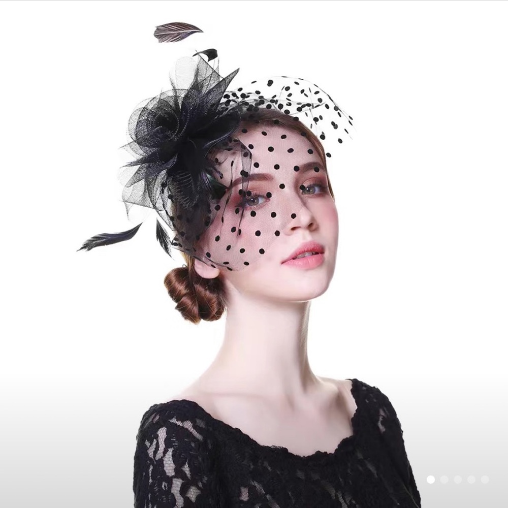 💕Wedding Bridal hair clip with mesh ribbons, feathers with partial Veil.